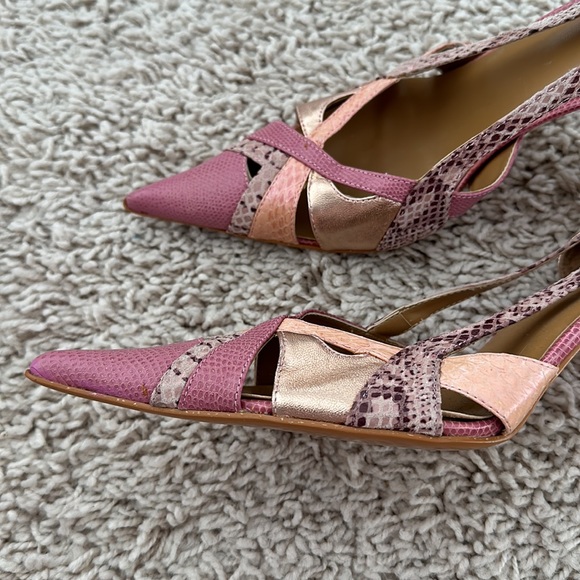 Multicolored, mauve gold peach snake print, pointed toe, lower heel pumps - Picture 4 of 14
